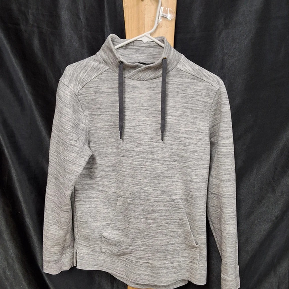 Women's grey size small in motion pull over sweater  with out hood - Picture 5 of 10